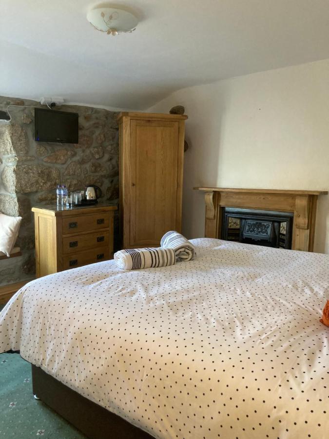The Fountain Inn Madron Экстерьер фото