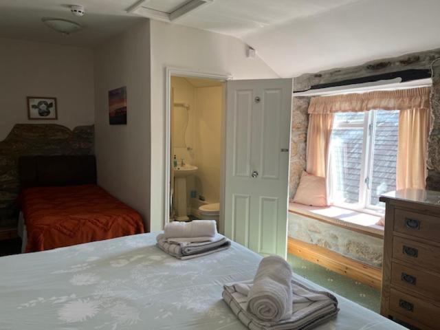 The Fountain Inn Madron Экстерьер фото